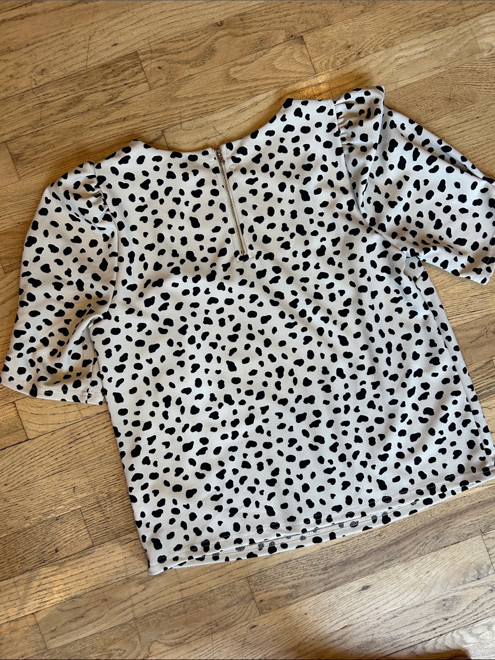 MELLODAY Black and White Dalmatian Print Puff Sleeve Blouse - Picture 6 of 8